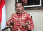 Profil Komarudin Watubun Biodata lengkap dengan Agamanya