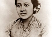 Kartini Bukan Cuma Kebaya: Mengungkap Sisi Lain Pahlawan Emansipasi Wanita Indonesia