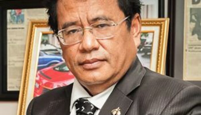 Hotman Paris Hutapea: Sang Pengacara Kondang Penuh Kontroversi