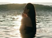 Apa Arti Mimpi Berenang Di Laut Menurut Islam?