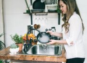 Arti Mimpi Cuci Piring Menurut Islam: Apa Simbol Kehidupan Rumah Tangga dalam Mimpi Ini?