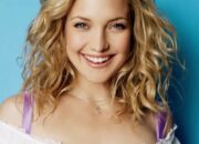 10 Artis Terkenal yang Menggunakan Implan Payudara Siapa Saja Mereka?