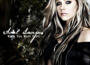 Punya Pacar Cuek? 7 Lagu Ini Cocok Jadi Soundtrack Penderitaanmu!