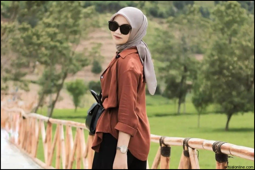 Baju Hitam Celana Coklat Cocok Dengan Jilbab Warna Apa? - Page 2 of 3